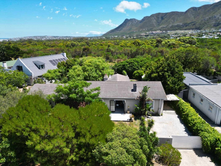 4 Bedroom Property for Sale in Sandbaai Western Cape